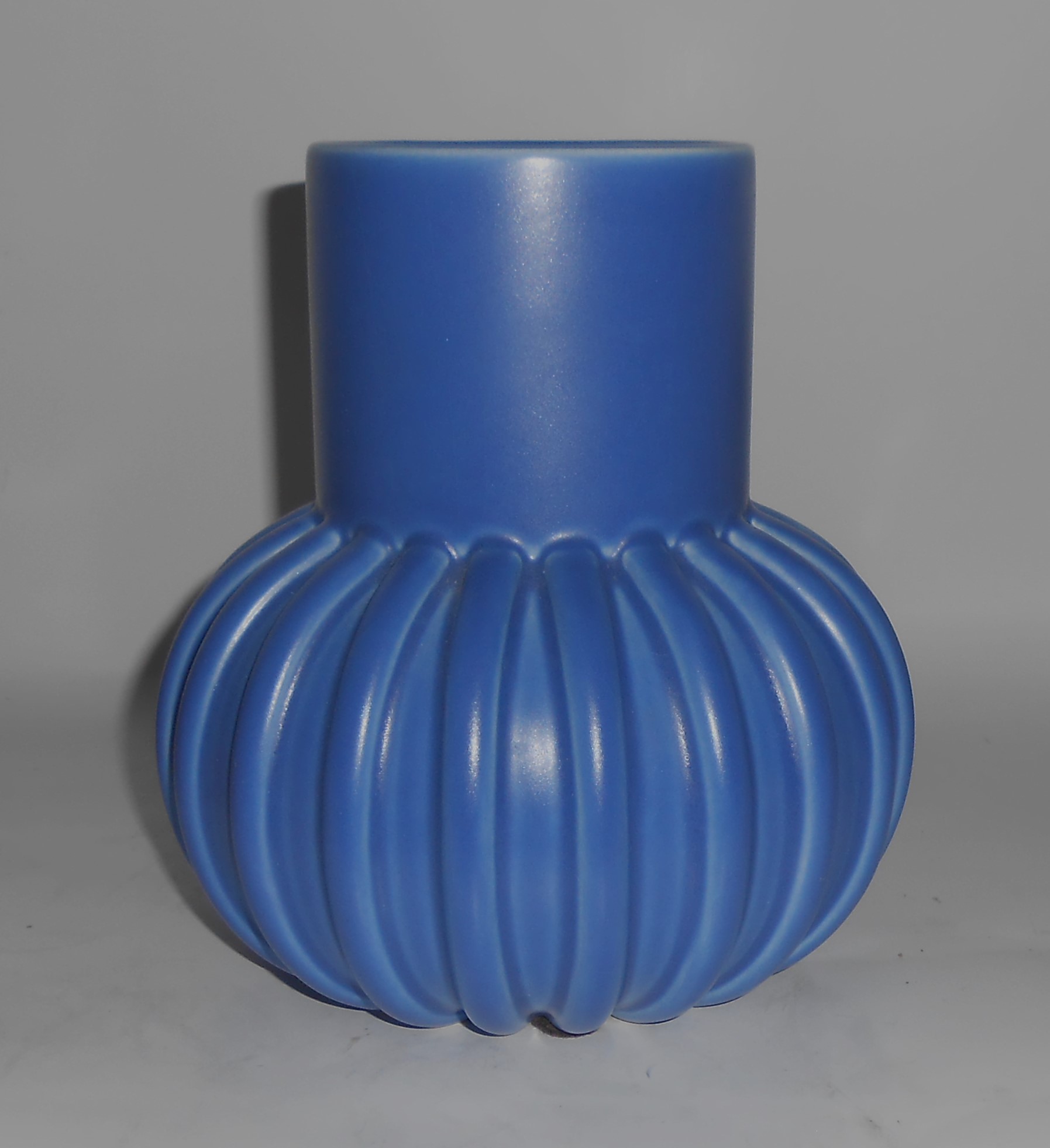VINTAGE Pottery Blue Bulbous 6.8'' Vase