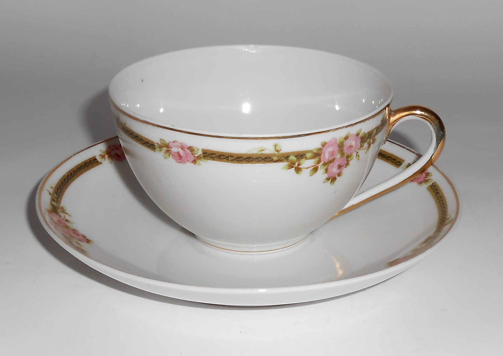 Nagoya Shokai Japan Porcelain China Roses Cup/Saucer