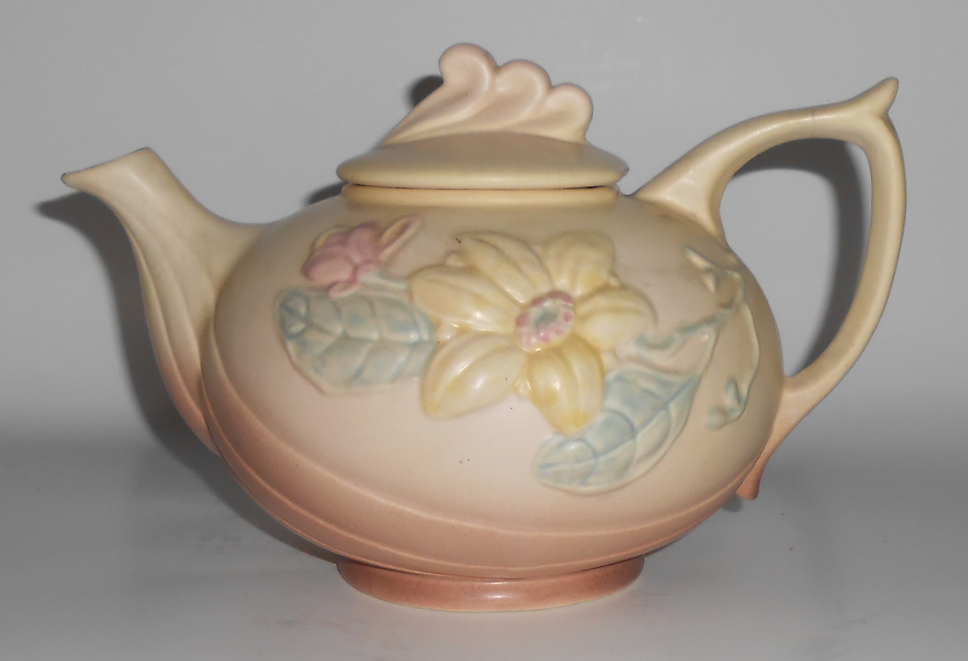 Hull Art Pottery Matte Magnolia Teapot w/Lid