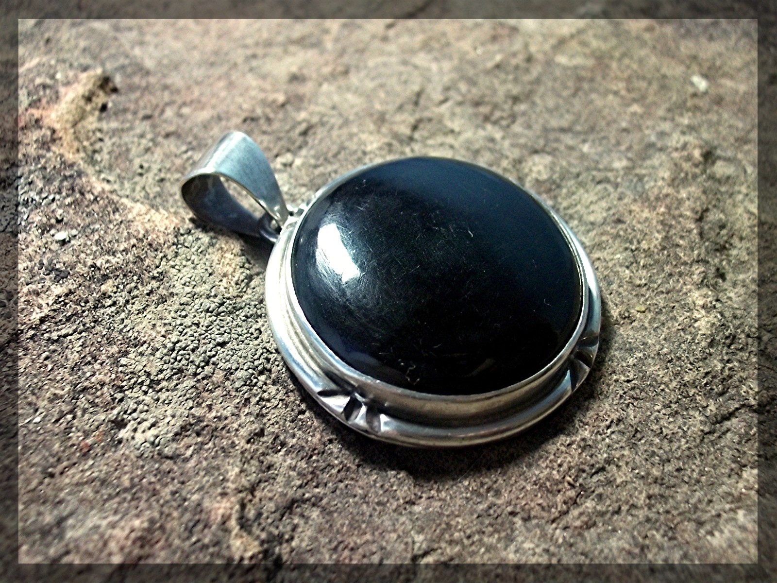 Pendant Sterling Silver Bezel Set Black Onyx ........