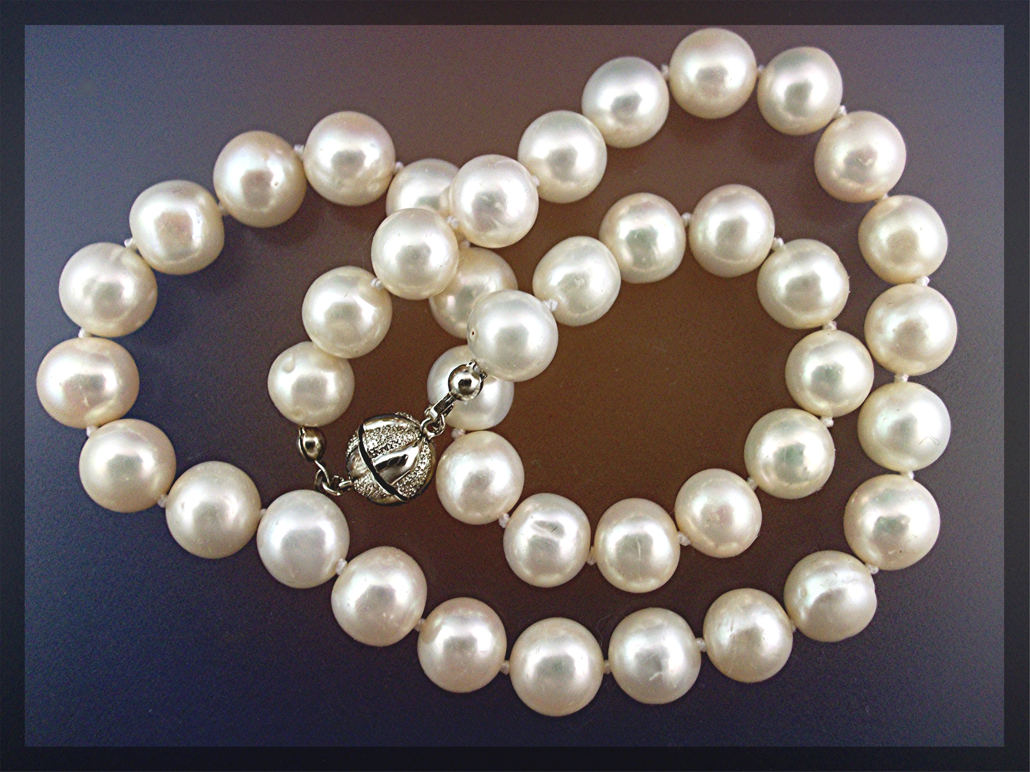 Necklace Freshwater Pearls Hand Knotted 10MM