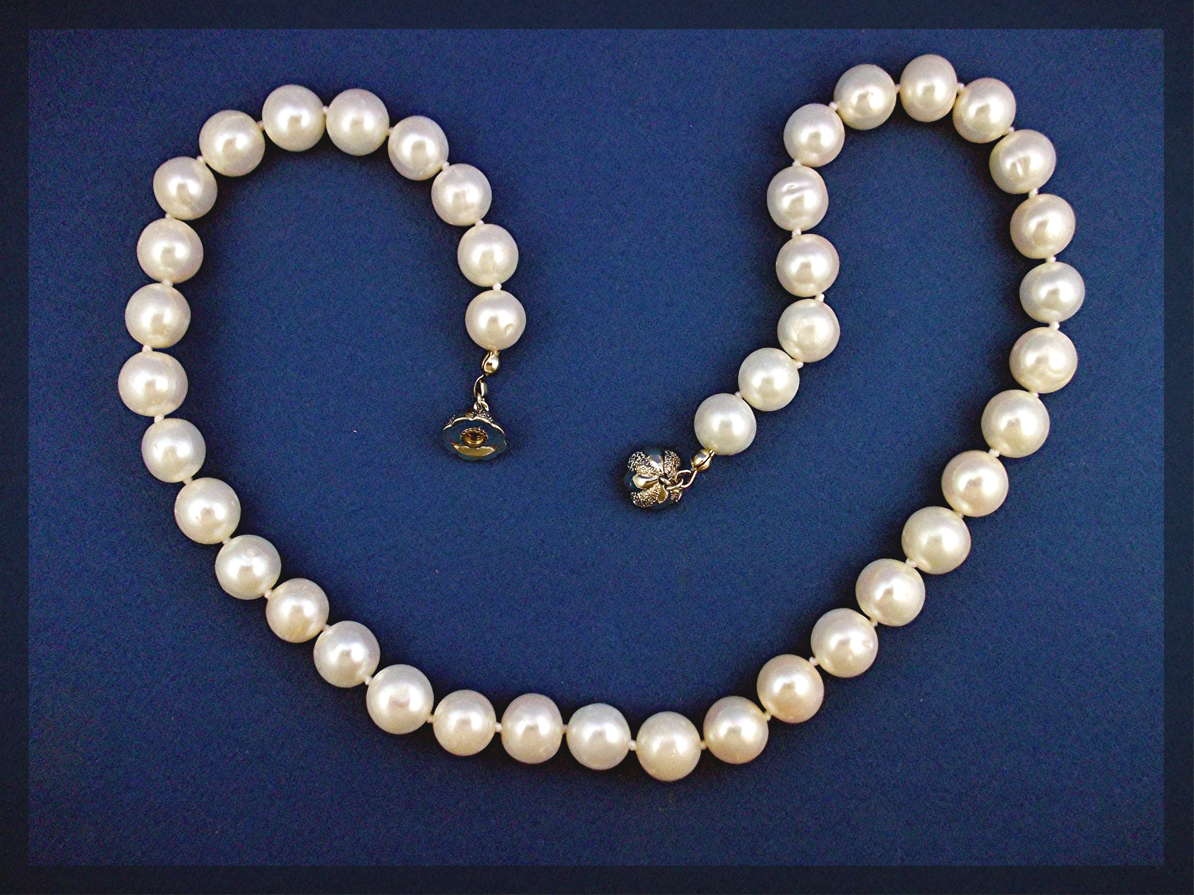 Necklace Freshwater Pearls Hand Knotted 10MM