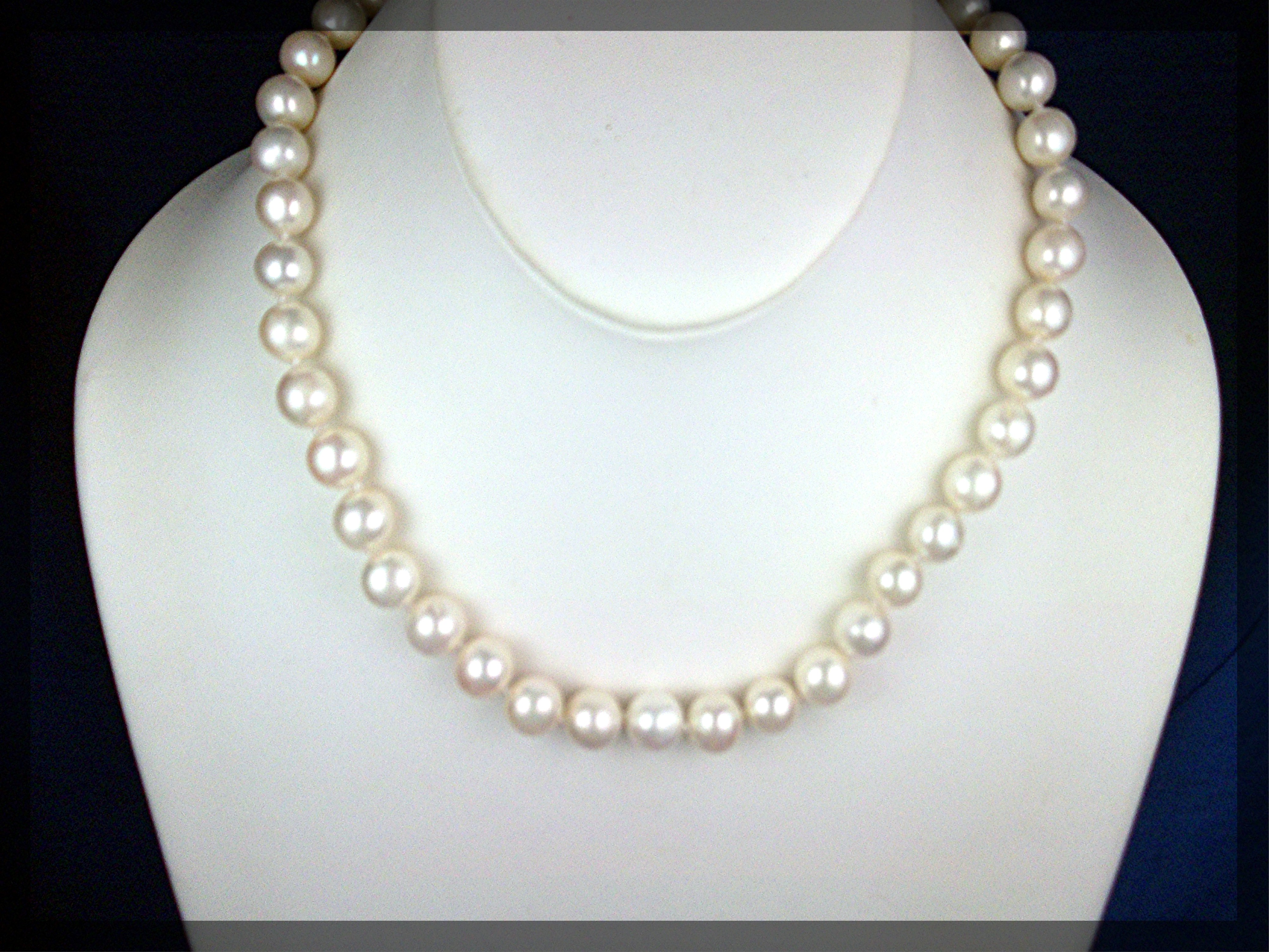 Necklace Freshwater Pearls Hand Knotted 10MM