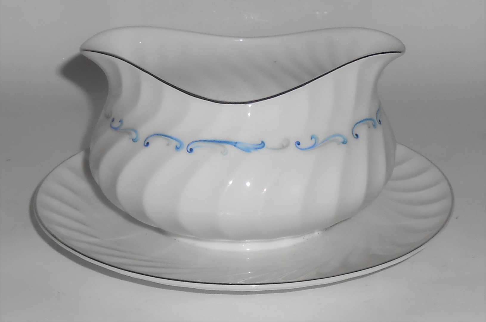 Celebrity Porcelain China Evening Tide Platinum Gravy B