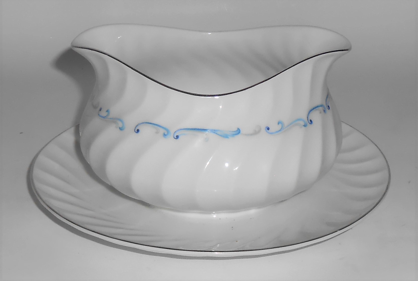 Celebrity Porcelain China Evening Tide Platinum Gravy B