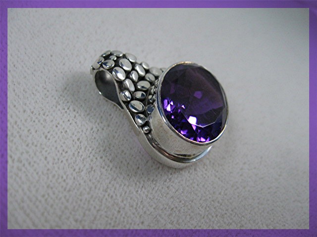 Sterling Silver 15ct Amethyst Oval pendant