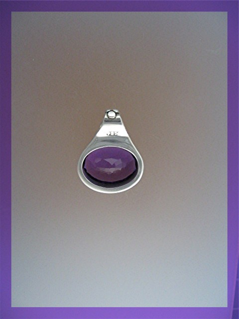 Sterling Silver 15ct Amethyst Oval pendant