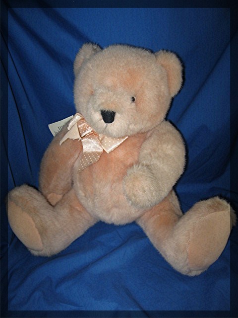 PEACHES - North American Bear CO, 1989, 19 inches tall