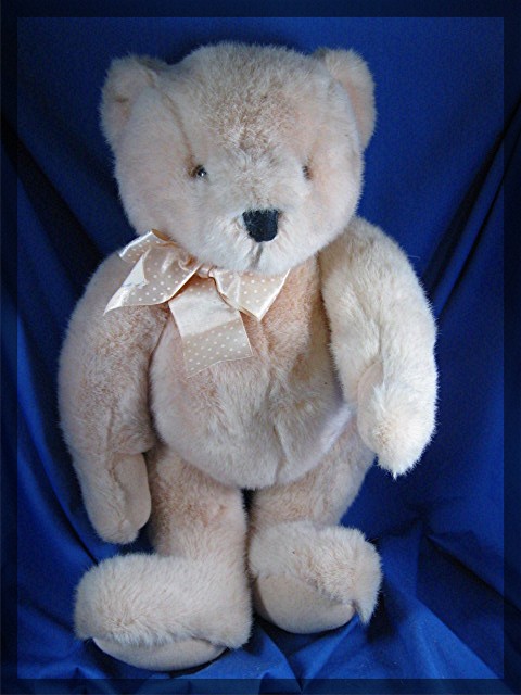 PEACHES - North American Bear CO, 1989, 19 inches tall