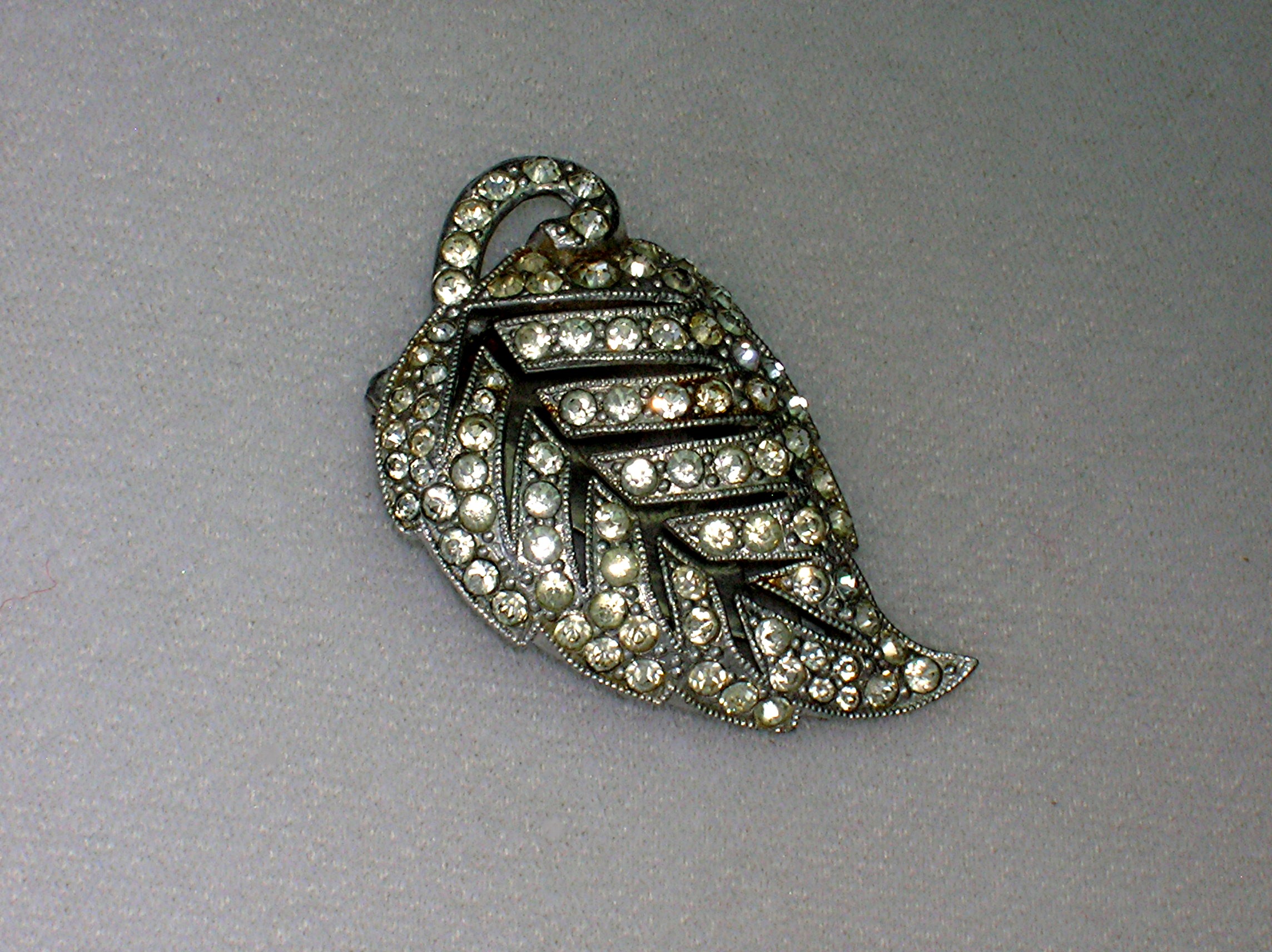 Dress Clip Rhinestone Leaf 50s Silvertone