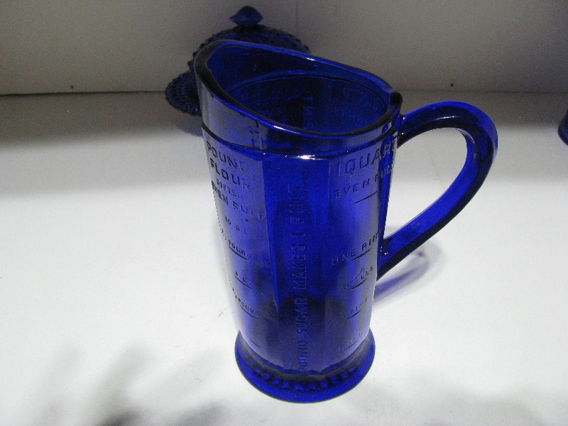 Vintage Cobalt Blue Glass 32 oz 1-Quart Measuring Pitcher