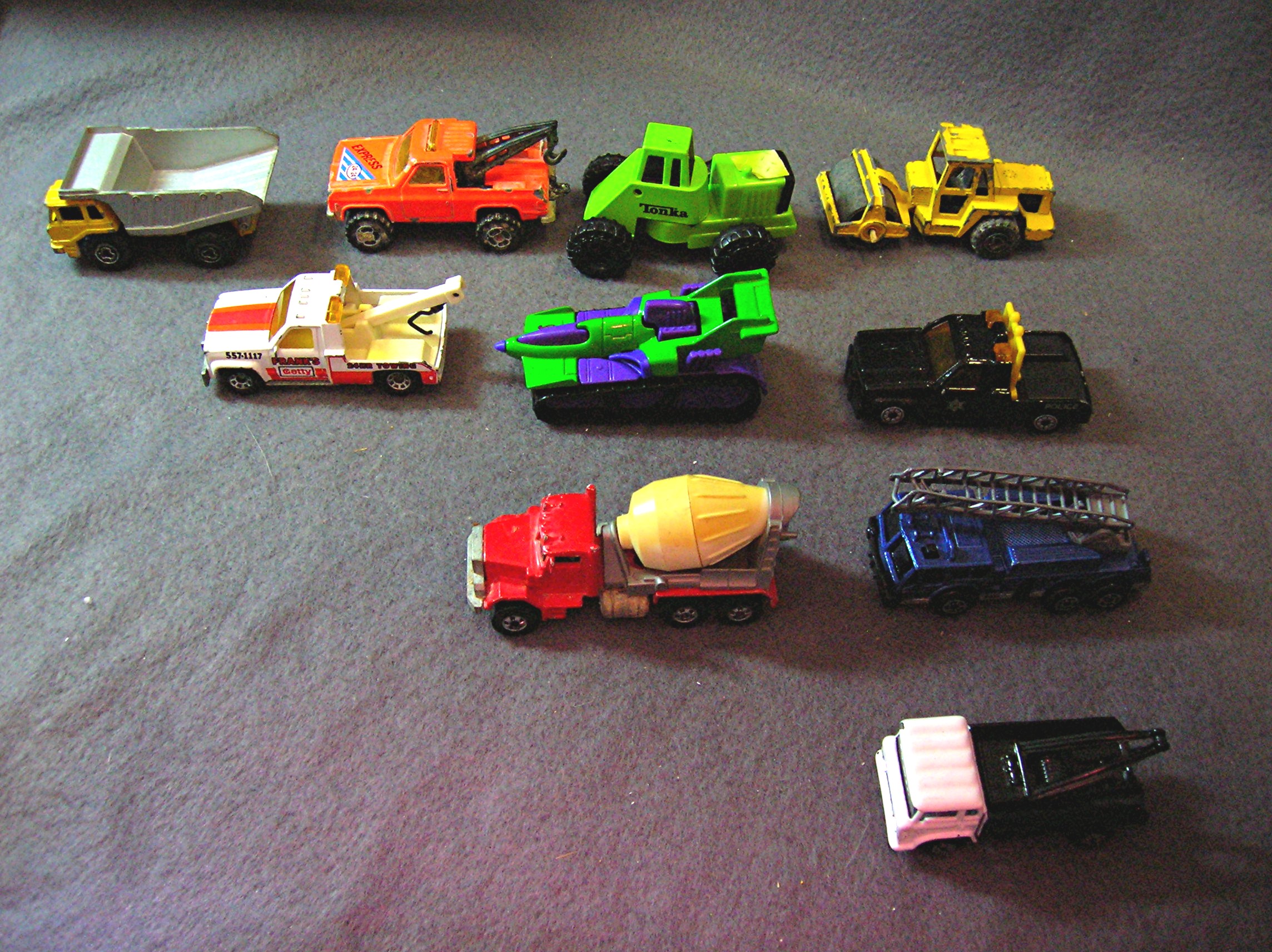 Lot #17 - 10 Diecast, Hot Wheels style toy vehicles