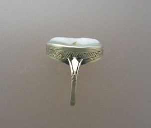 Ring  14K Gold Shell Cameo High Set