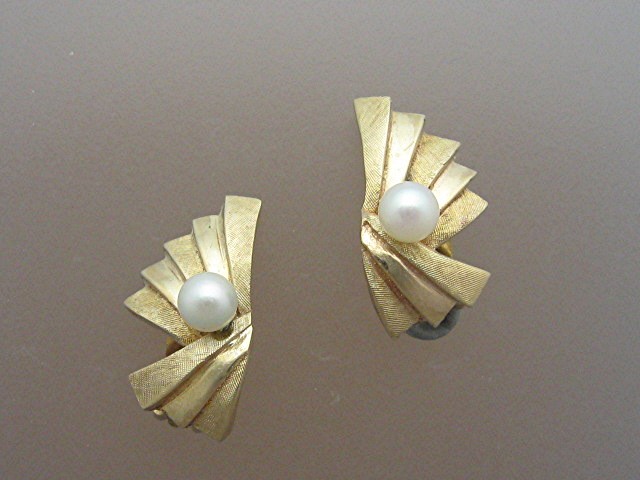Earrings 14K Gold 6mm Cultured Pearl Clip
