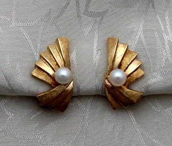 Earrings 14K Gold 6mm Cultured Pearl Clip