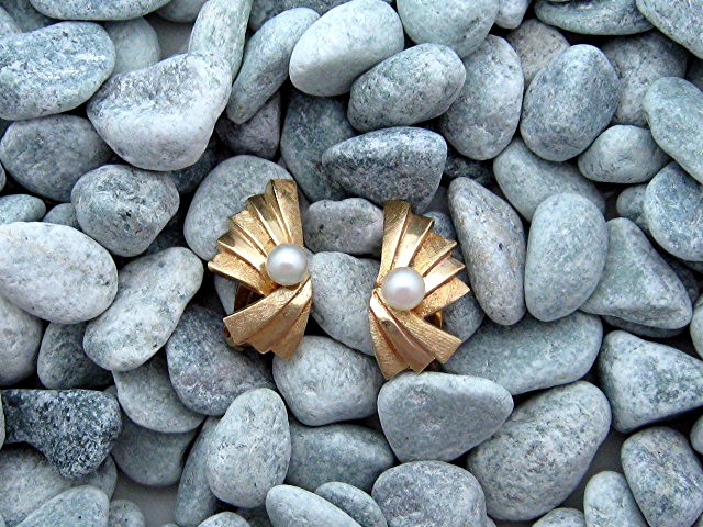 Earrings 14K Gold 6mm Cultured Pearl Clip