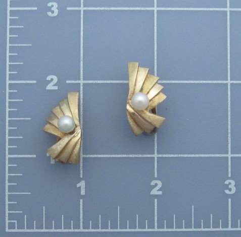 Earrings 14K Gold 6mm Cultured Pearl Clip