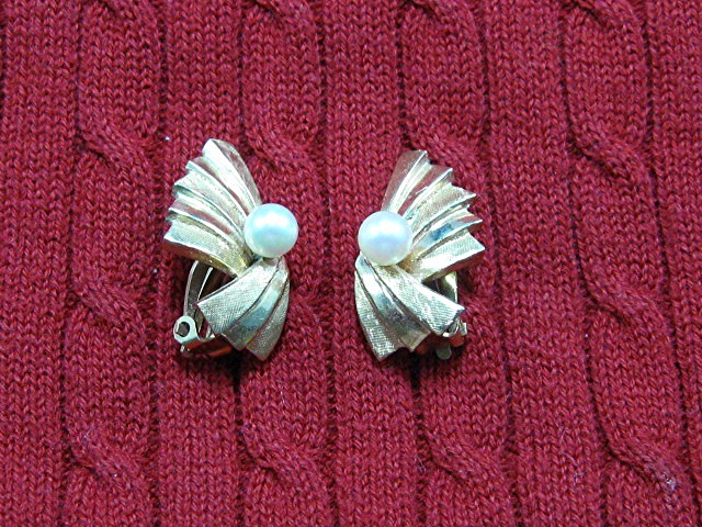 Earrings 14K Gold 6mm Cultured Pearl Clip