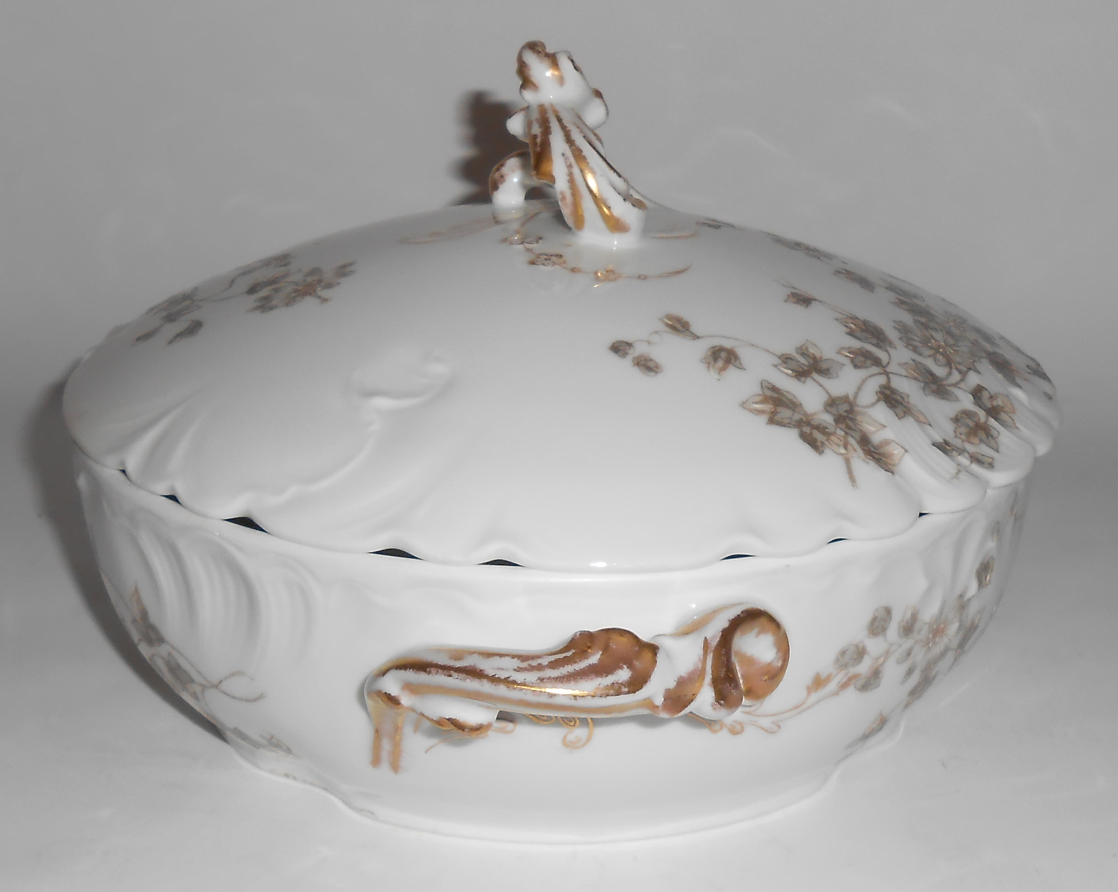 Chas Field Haviland Limoges Grey Daisy Casserole W/Lid