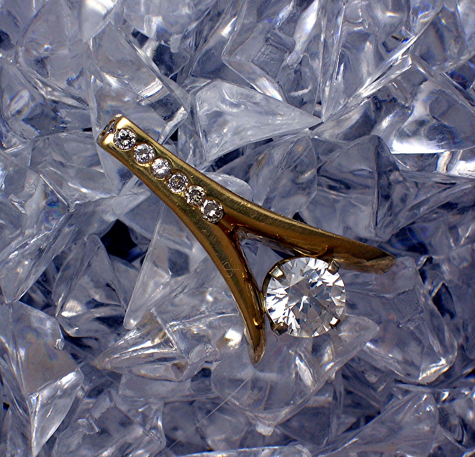 Pendant 14K Gold Diamond Center CZ