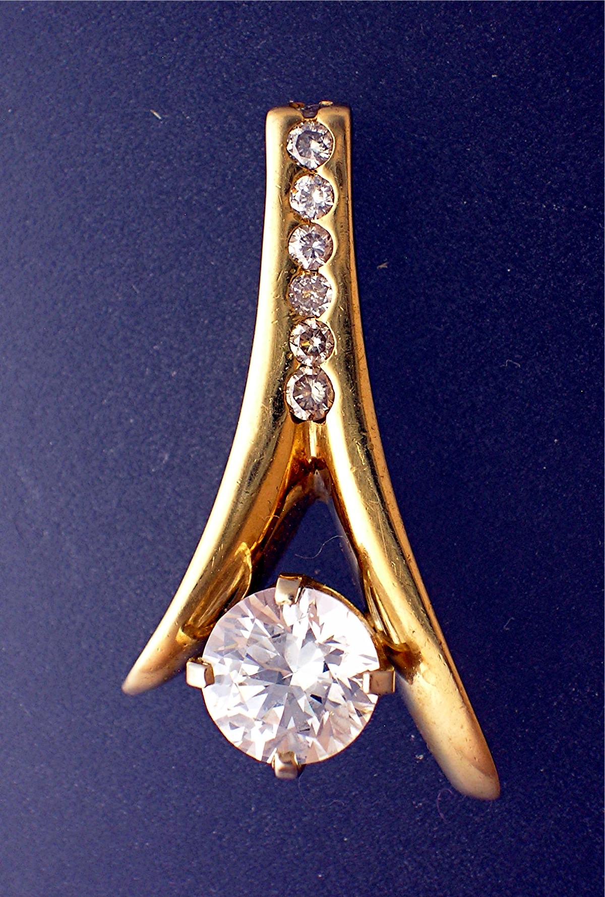 Pendant 14K Gold Diamond Center CZ