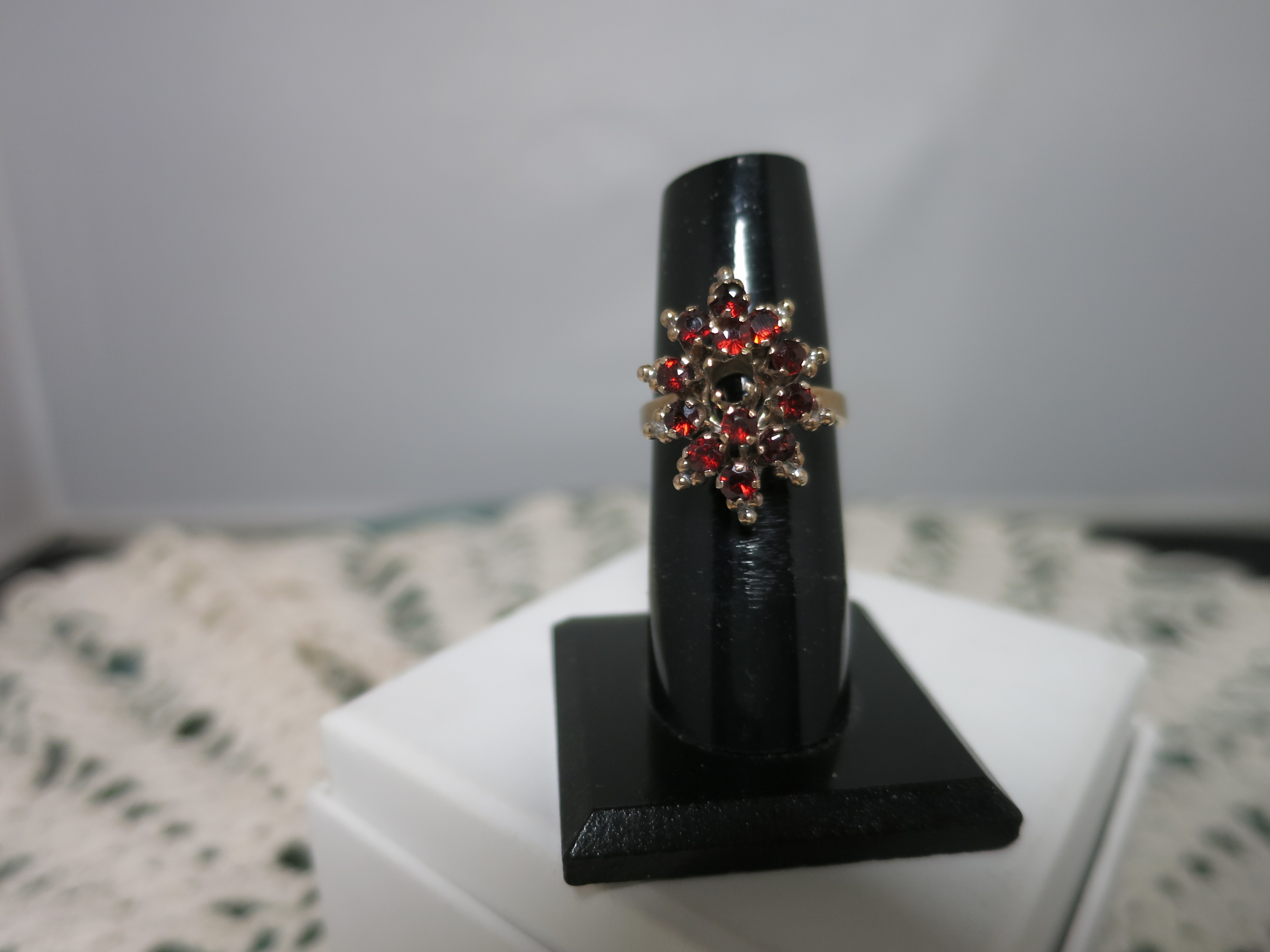 Vintage Ruby Gemstone Cocktail Ring missing stone size 5