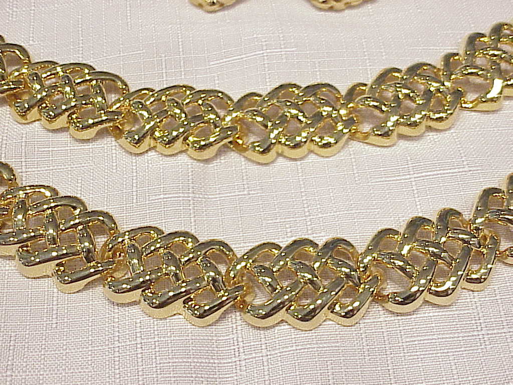 Chunky Gold Tone Necklace, Bracelet And Pierced Earrings Set