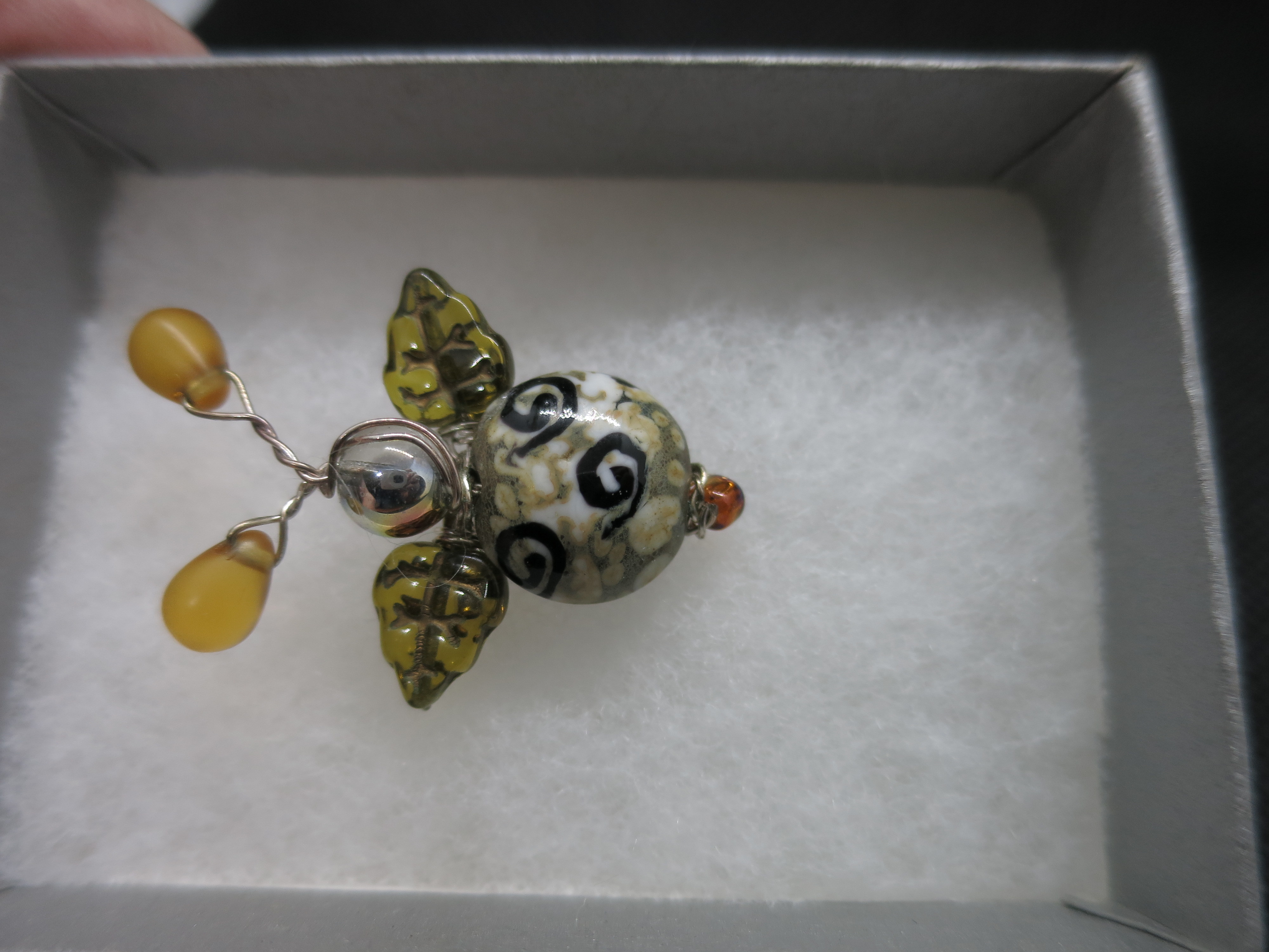 Vintage wire Wrapped Glass Bead Fish Brooch Pin