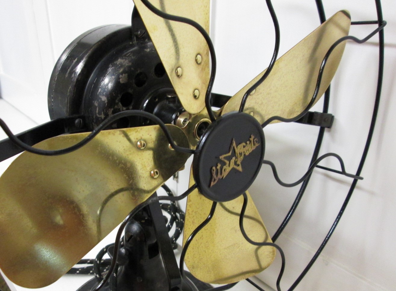 FITZGERALD STAR RITE FAN BRASS BLADE / 3 SPEED OSCILLATING 12 inch