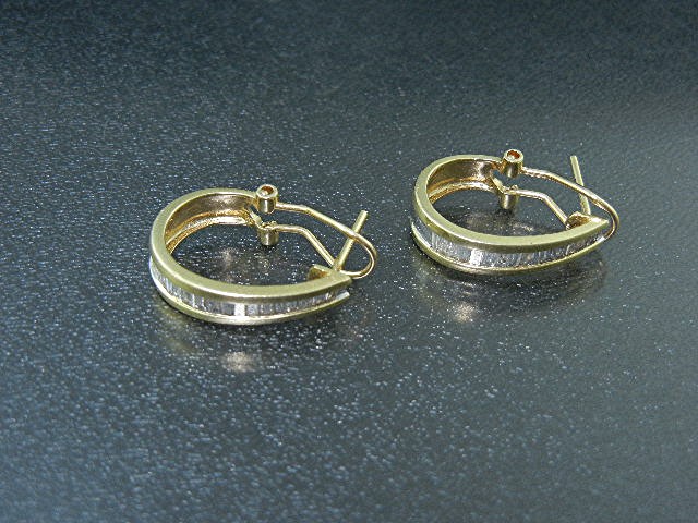 14K Gold Baguette Diamond French Clip Earrings 1 Ct