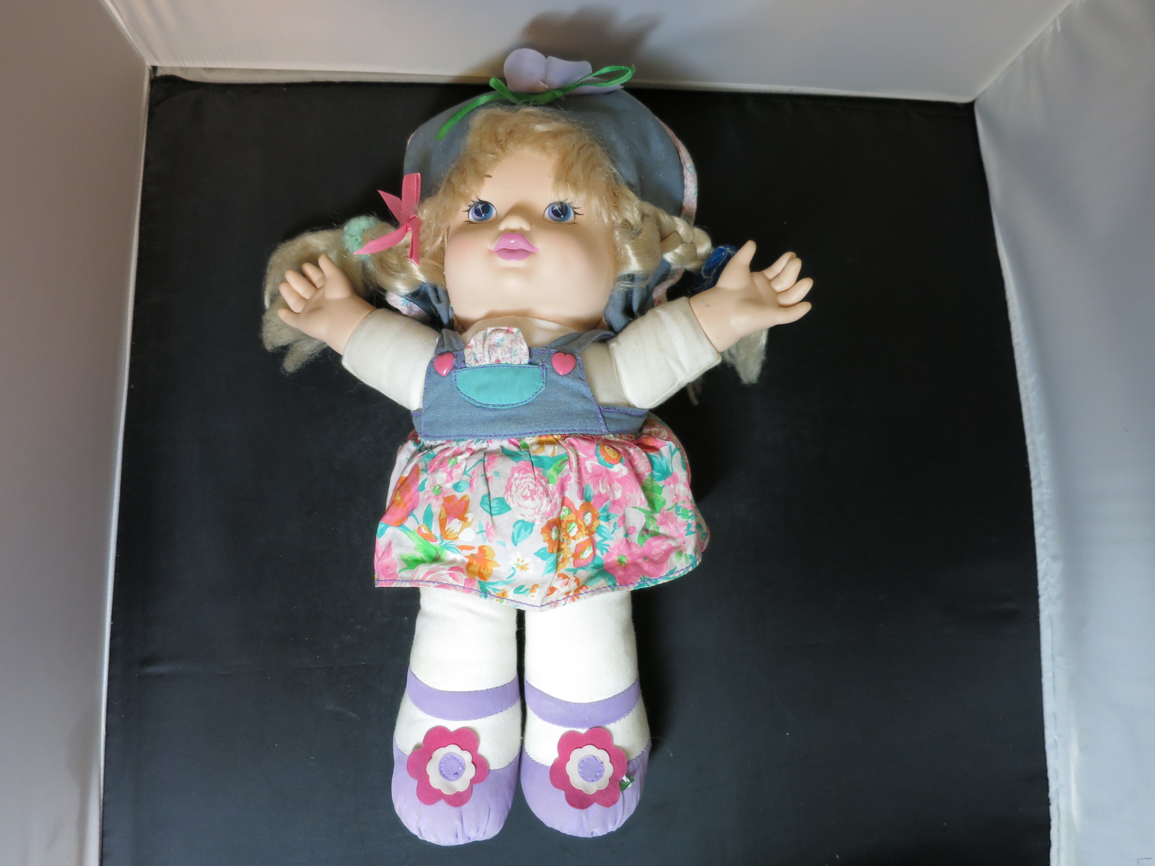 Diversified Specialist Doll 1997 Giggling 15 inch