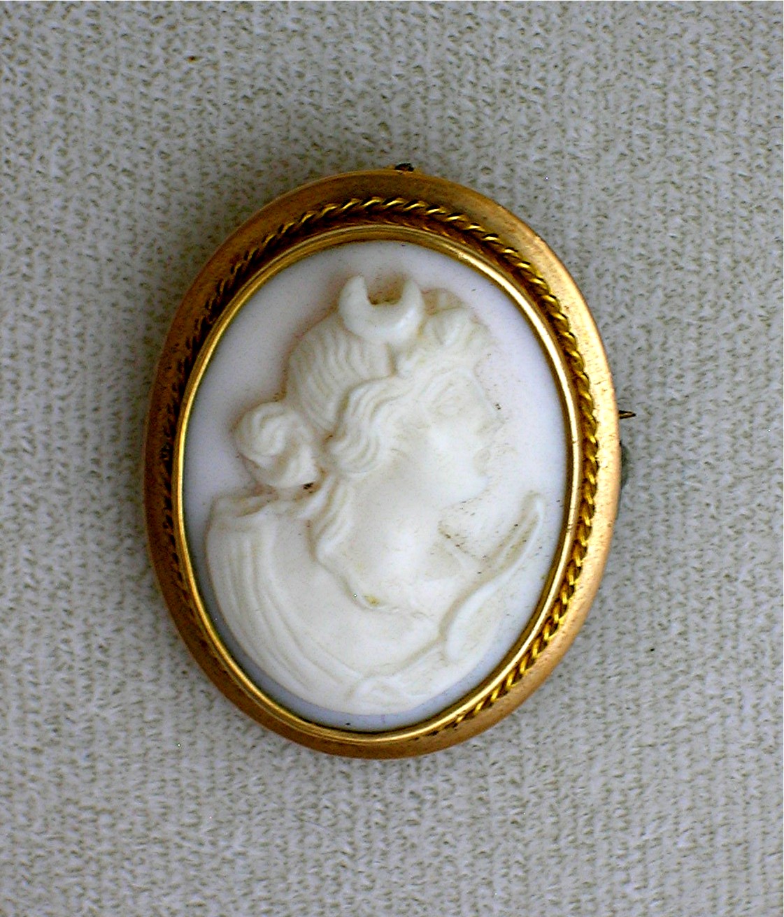 Brooch 10k-14K  Gold  Angel Skin Cameo