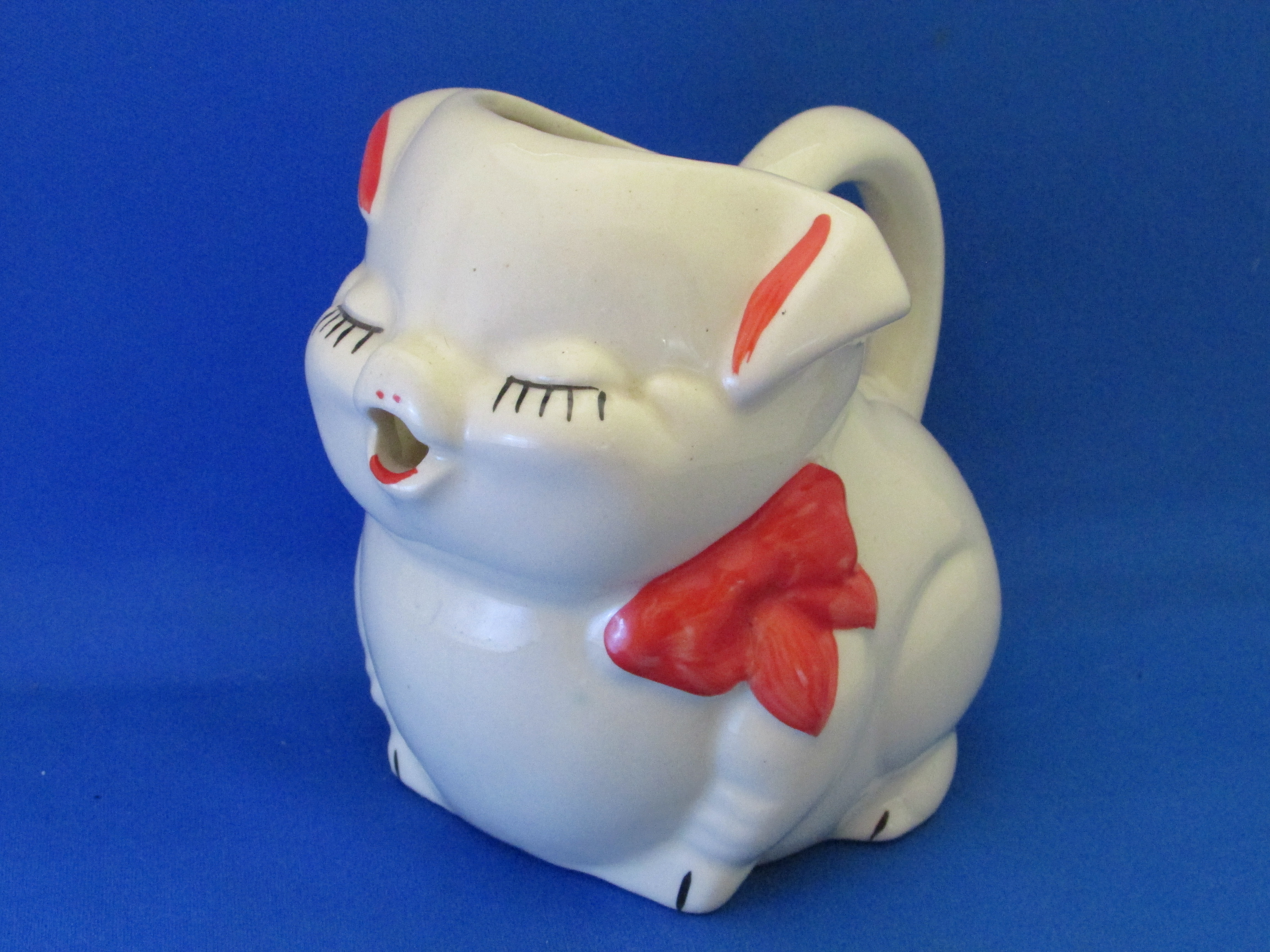 Shawnee Pig Creamer