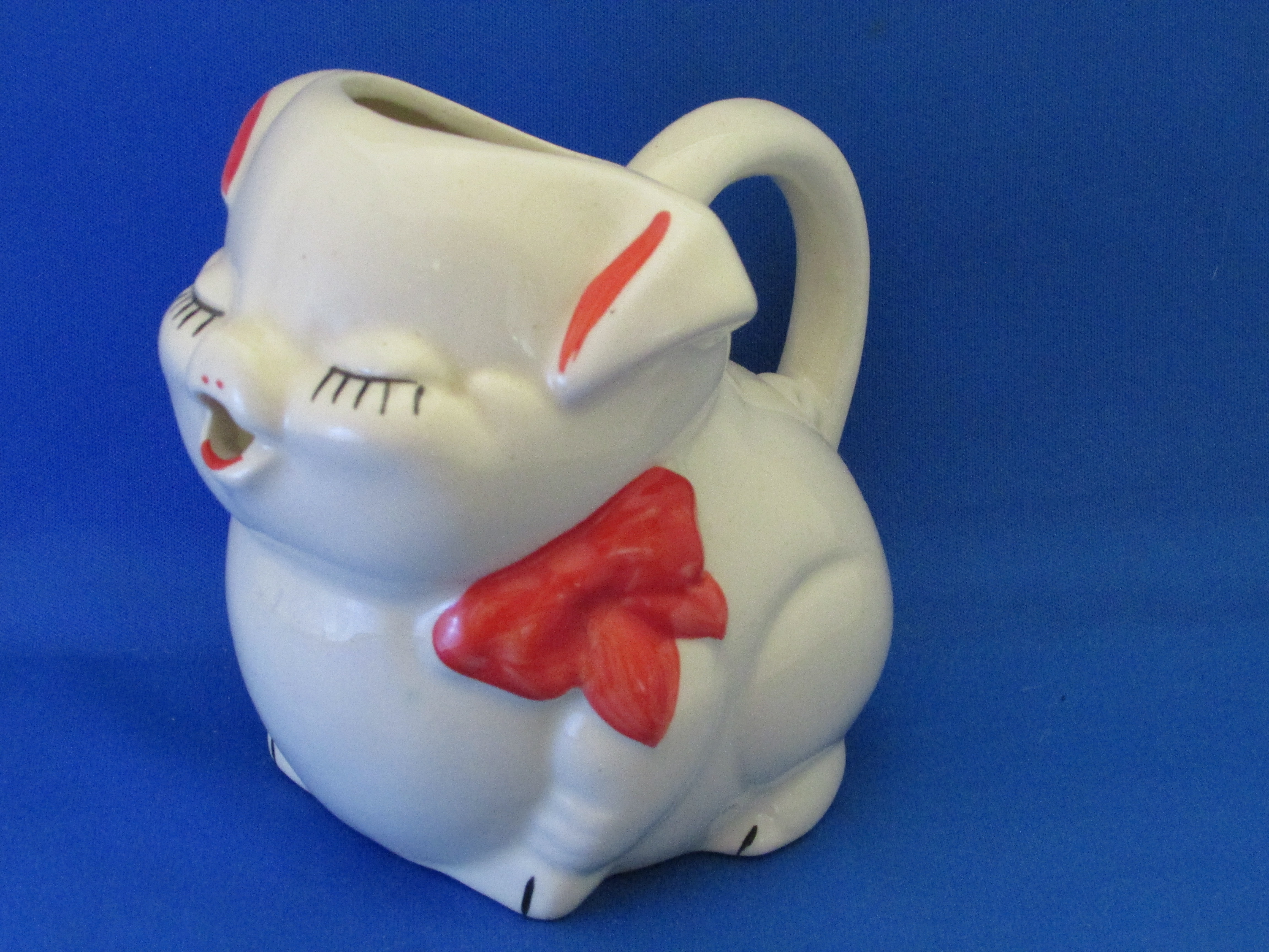 Shawnee Pig Creamer