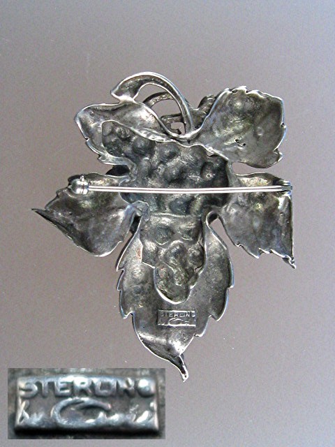 CINI Sterfling Silver Leaves and Grapes Pin Brooch.