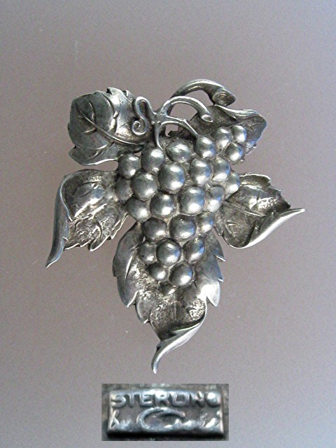 CINI Sterfling Silver Leaves and Grapes Pin Brooch.