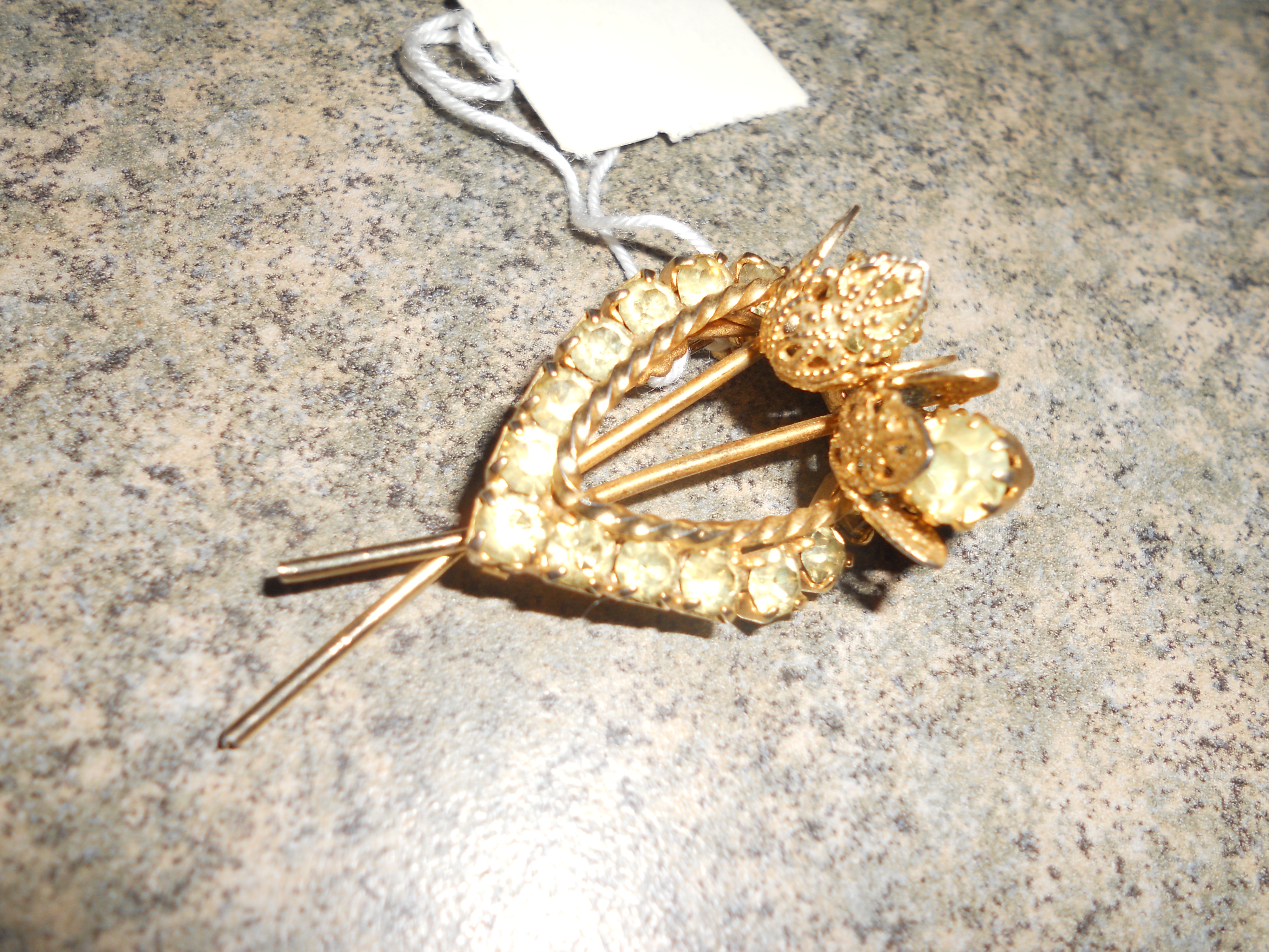 Rhinestone Heart Flower Bouquet Gold filigree