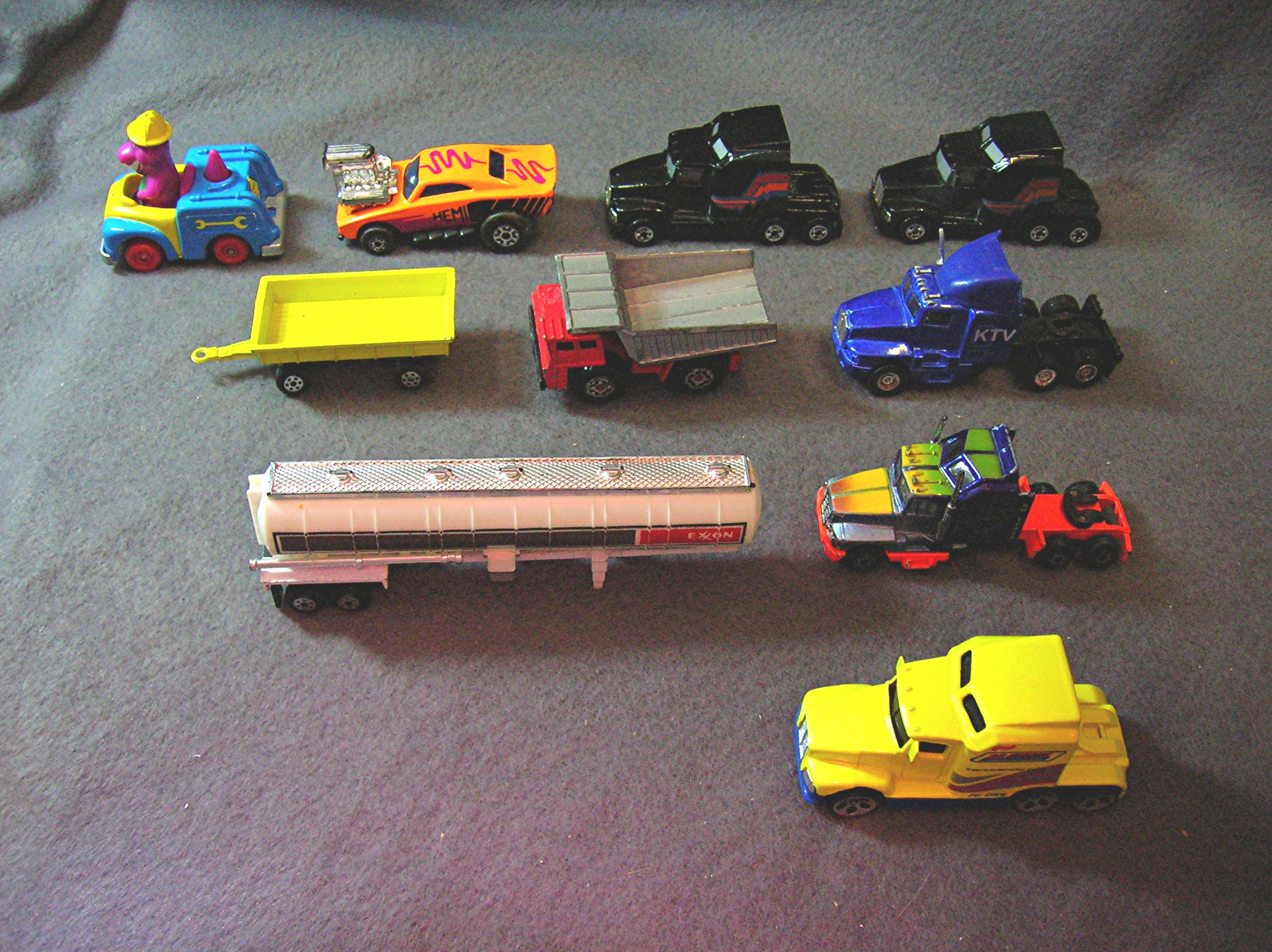 Lot #20 - 10 Diecast, Hot Wheels style toy vehicles