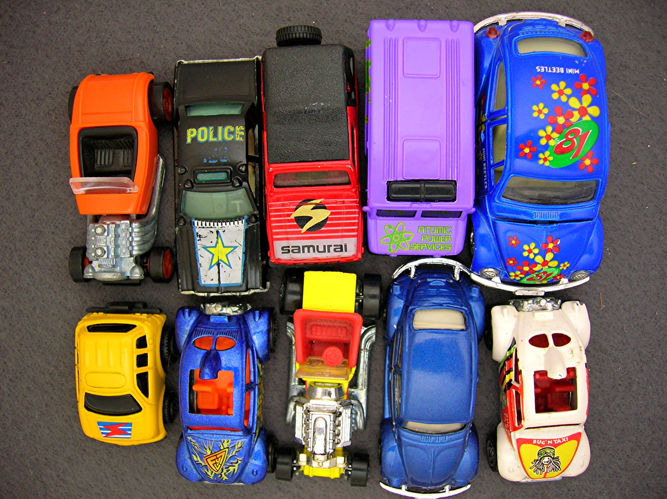 Lot #19 - 10 Diecast, Hot Wheels style toy vehicles