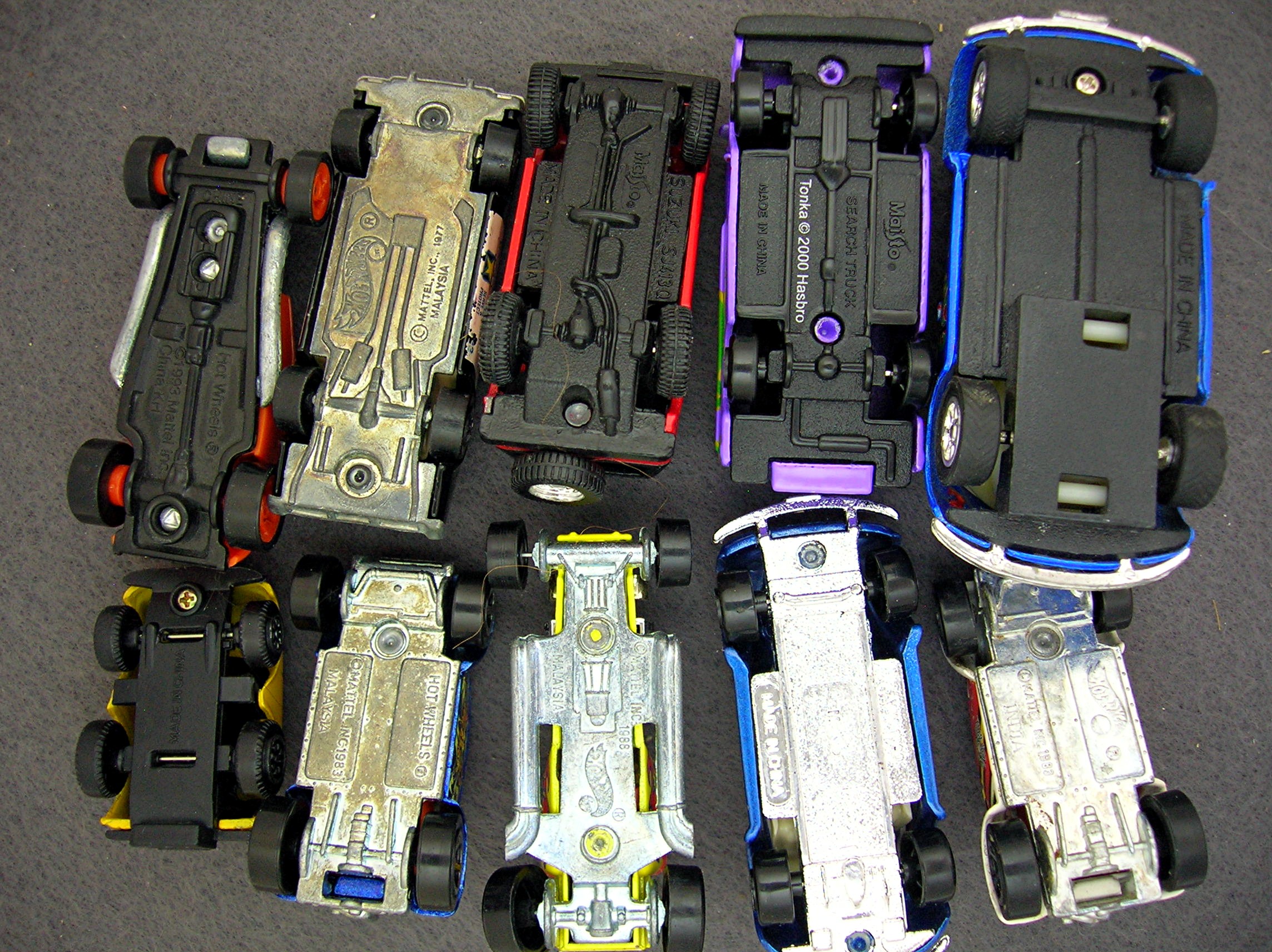 Lot #19 - 10 Diecast, Hot Wheels style toy vehicles