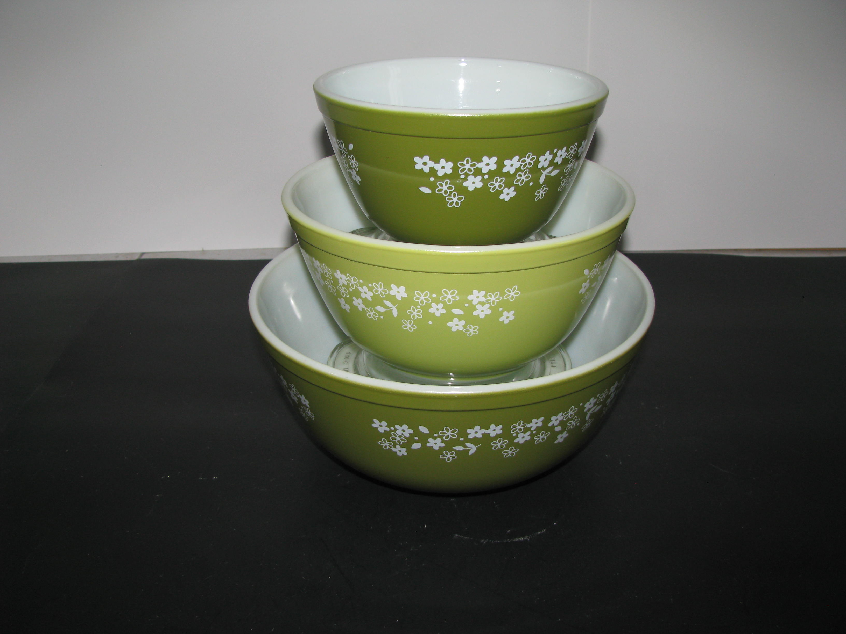 Vintage Pyrex Spring Blossom 3-Piece Bowl Set