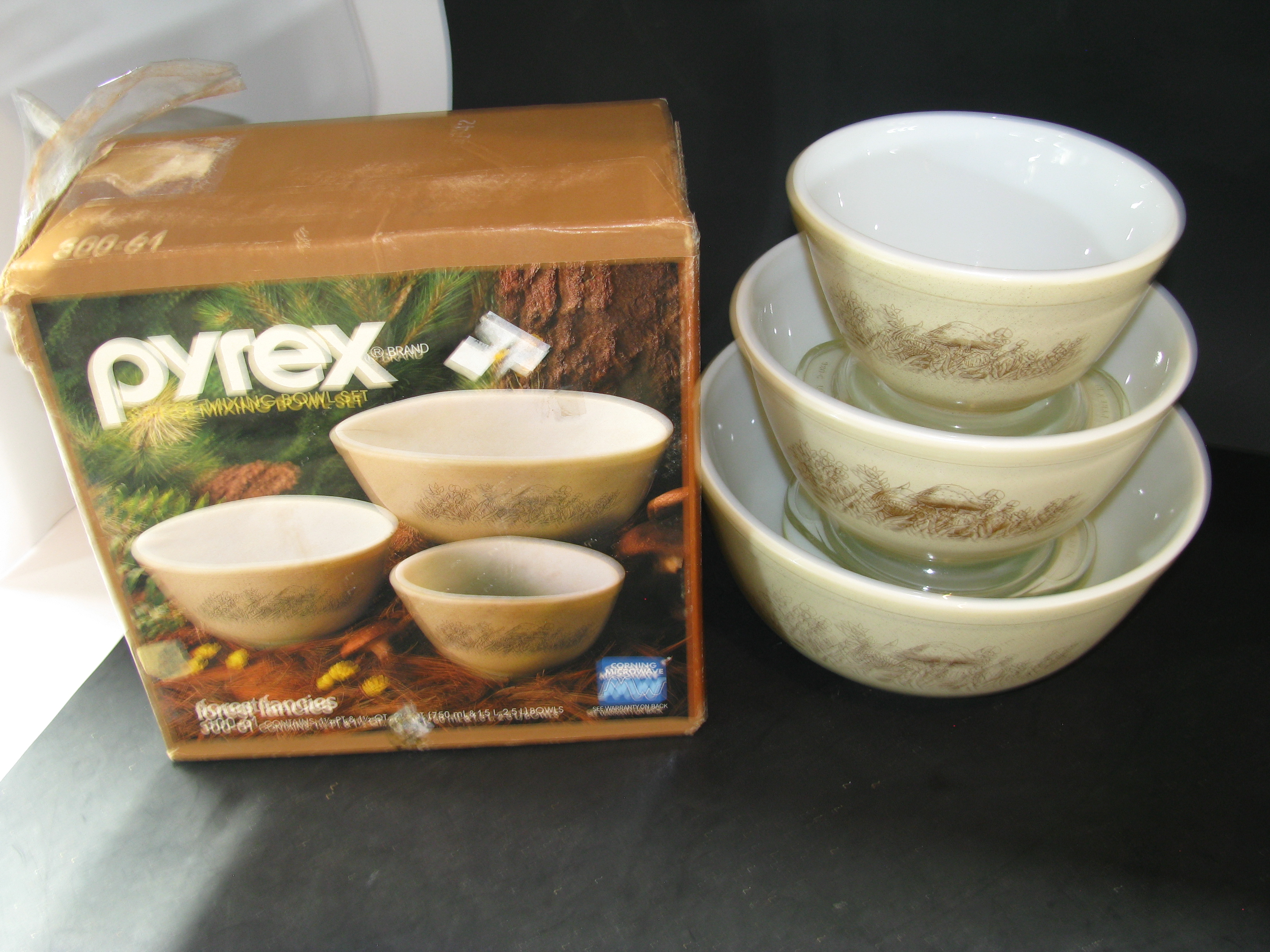 Vintage Pyrex Forest Fancies Mixing Bowl Set New in Box