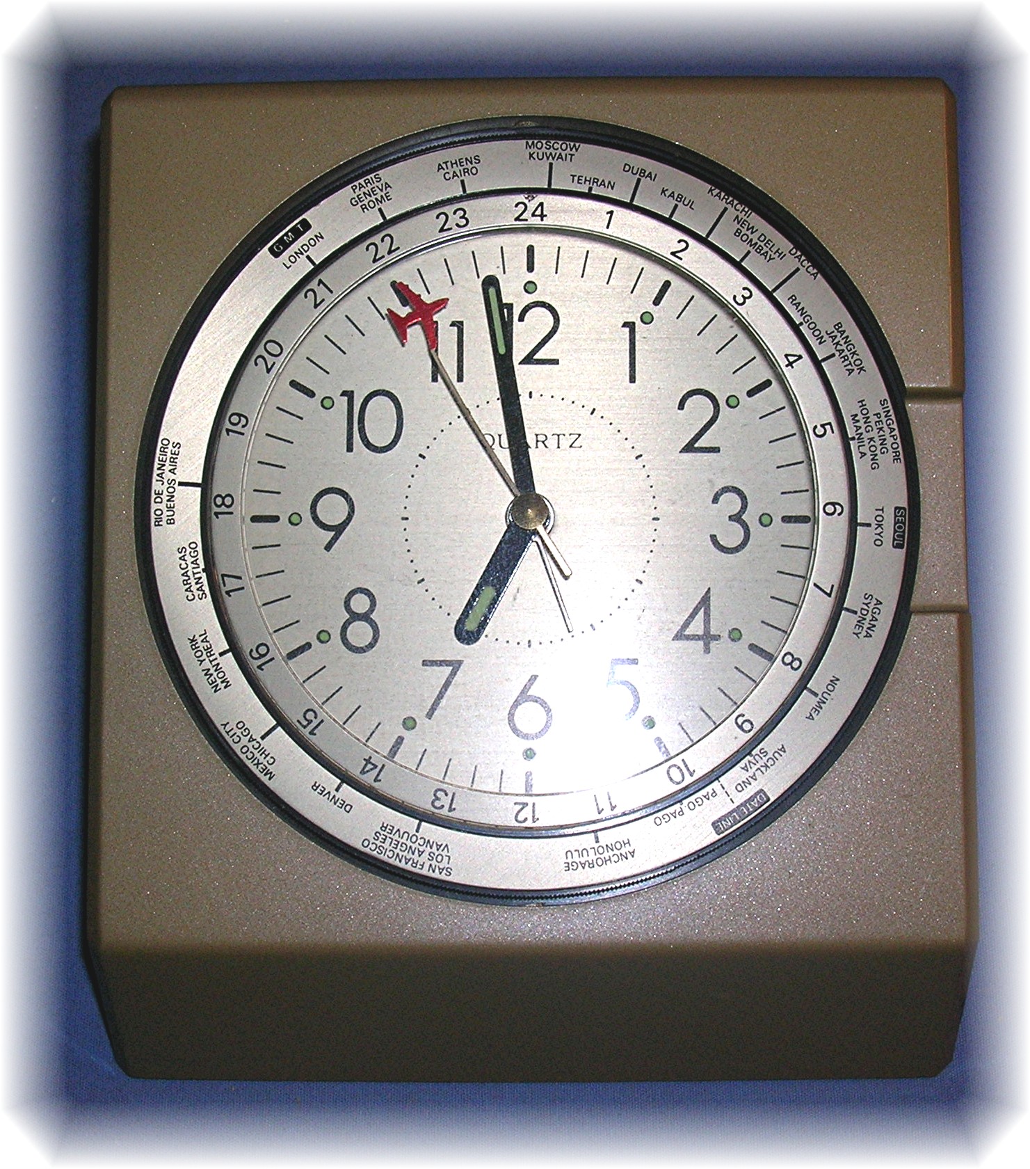 Battery Operated Aeroplane Clock With World Timezones.