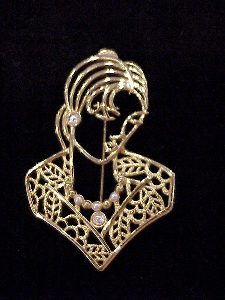 Filigree Style Woman'S Head Brooch With Pearls Signed Jj