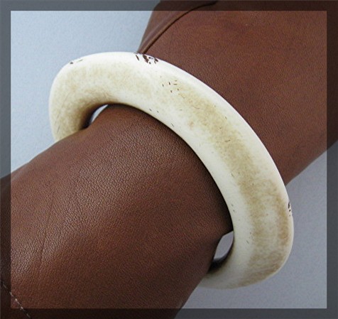 Bone Ivory Color Bangle Bracelet