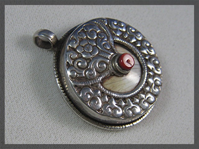 Sterling Silver Coral Shell Twin Fish Pendant Nepal