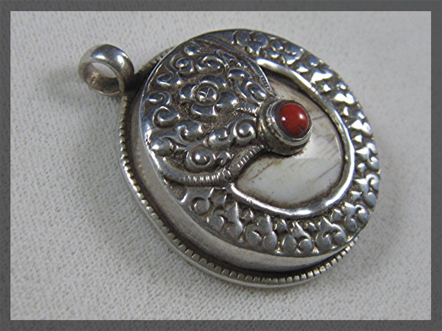 Sterling Silver Coral Shell Twin Fish Pendant Nepal
