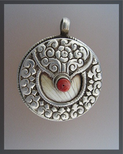 Sterling Silver Coral Shell Twin Fish Pendant Nepal