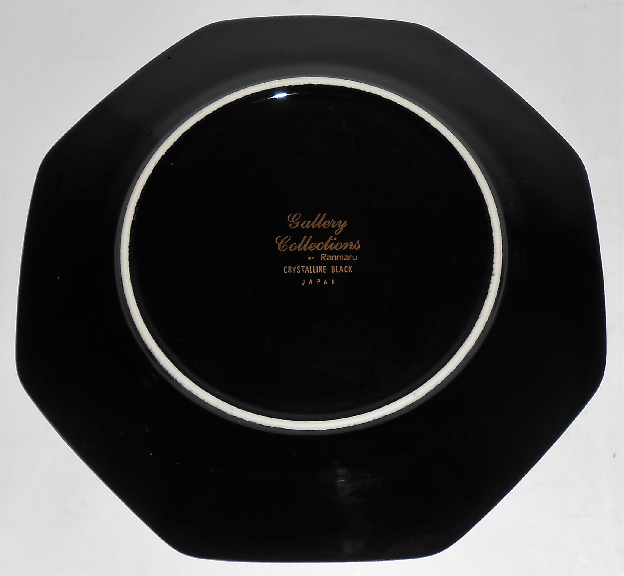 Ranmaru Porcelain China Crystalline Black W/Gold Bread