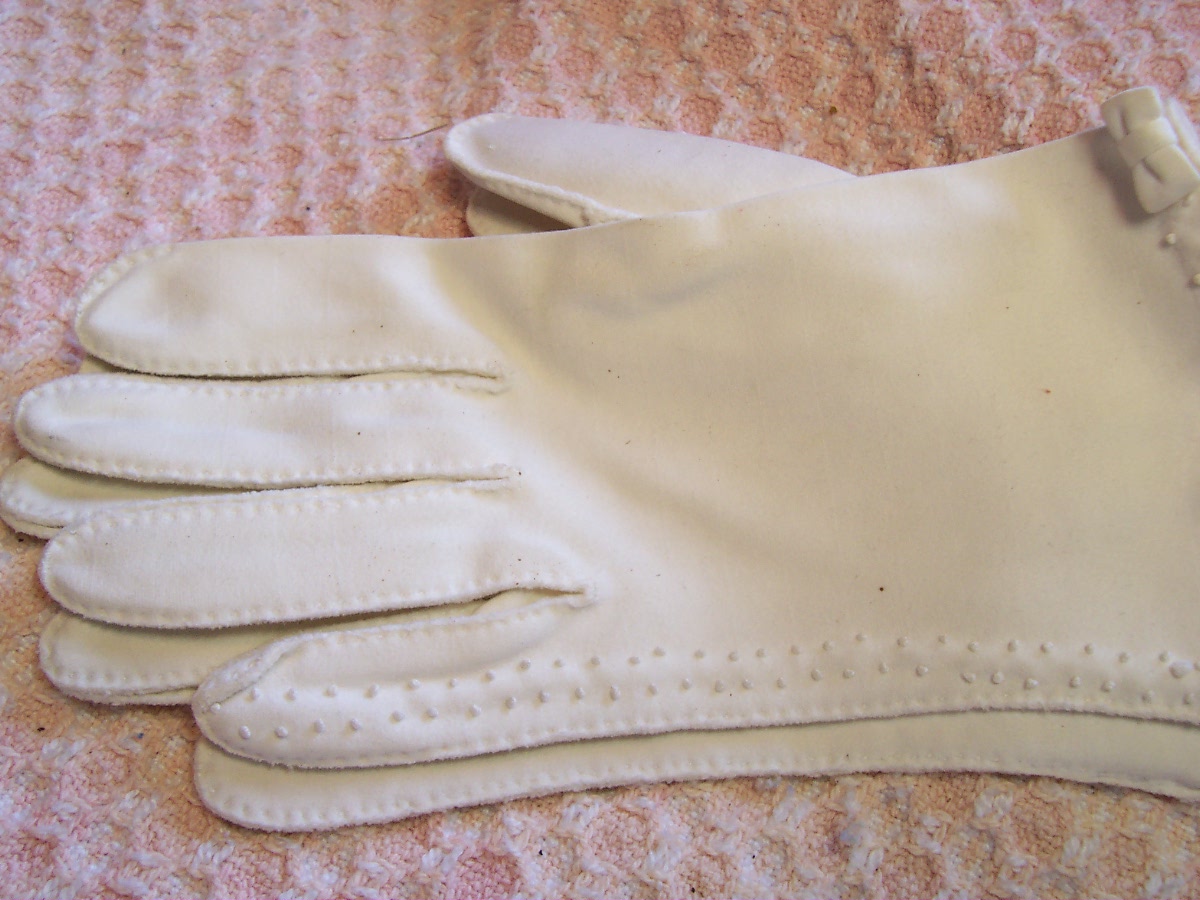 Vintage Gloves tied knot trim
